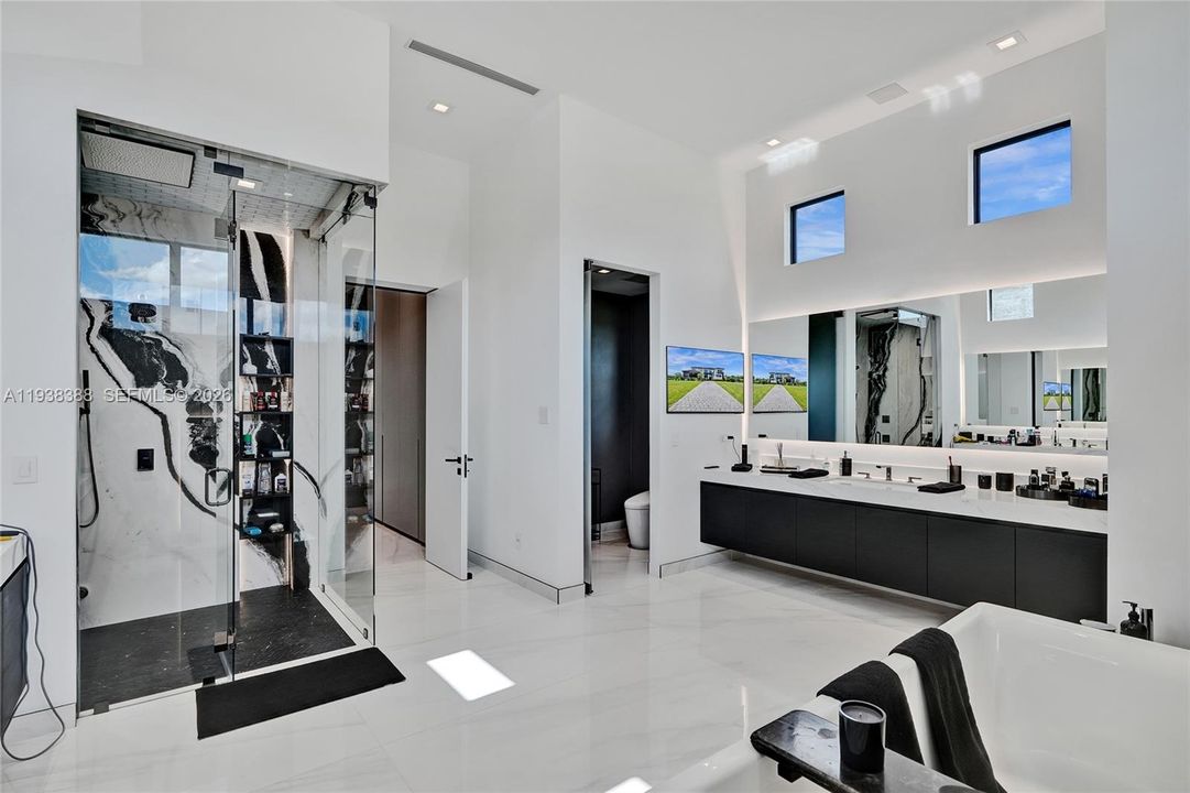 待售: $5,500,000 (6 贝兹, 8 浴室, 8120 平方英尺)