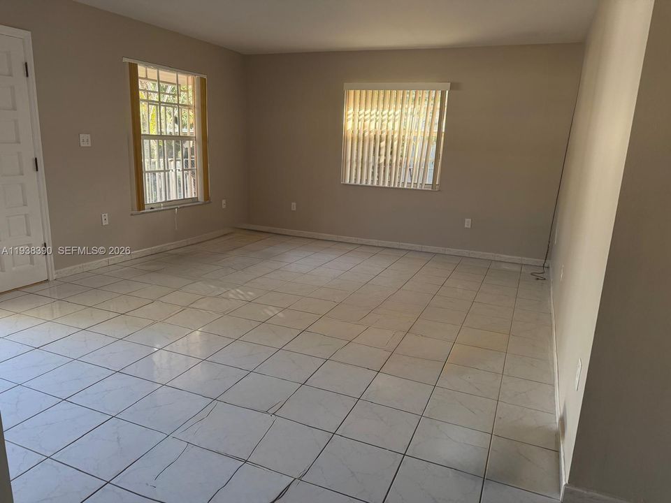 For Rent: $3,500 (3 beds, 2 baths, 2821 Square Feet)