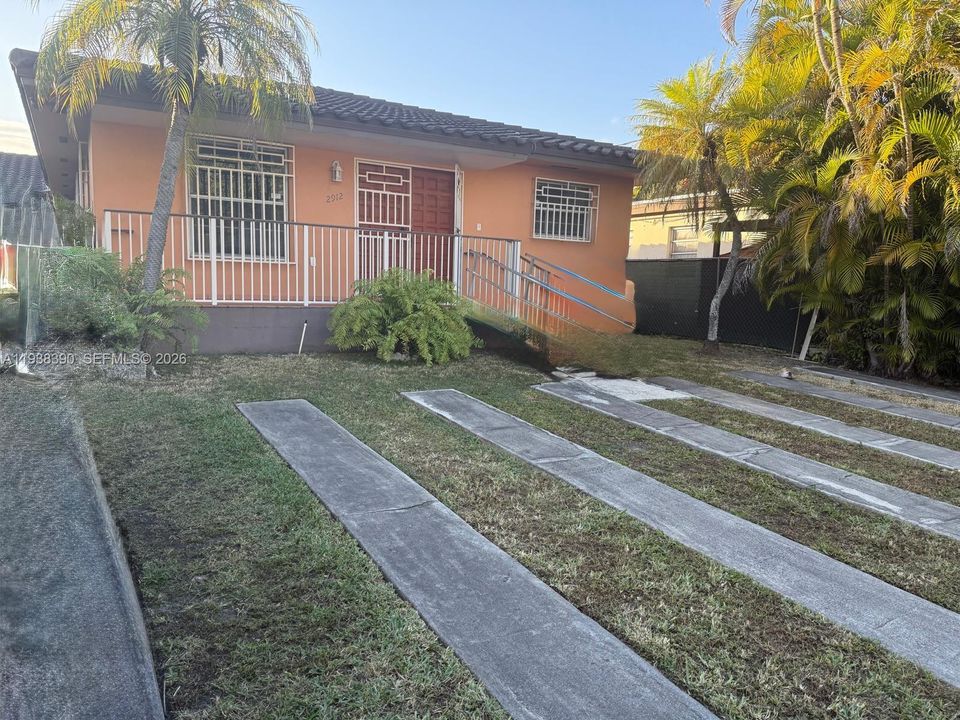 For Rent: $3,500 (3 beds, 2 baths, 2821 Square Feet)