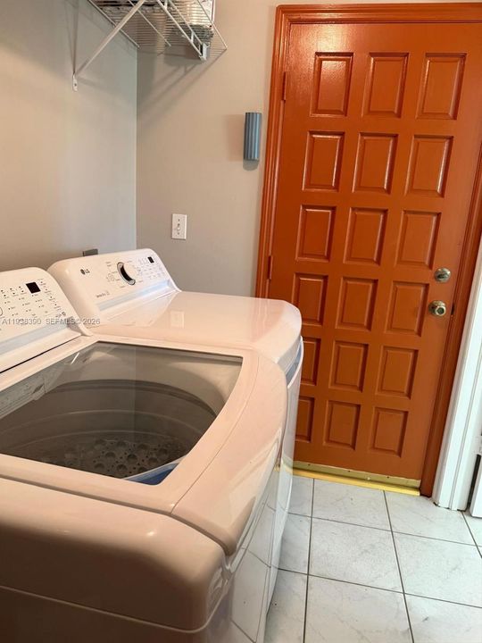 For Rent: $3,500 (3 beds, 2 baths, 2821 Square Feet)