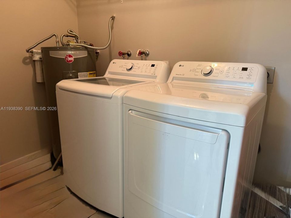 For Rent: $3,500 (3 beds, 2 baths, 2821 Square Feet)