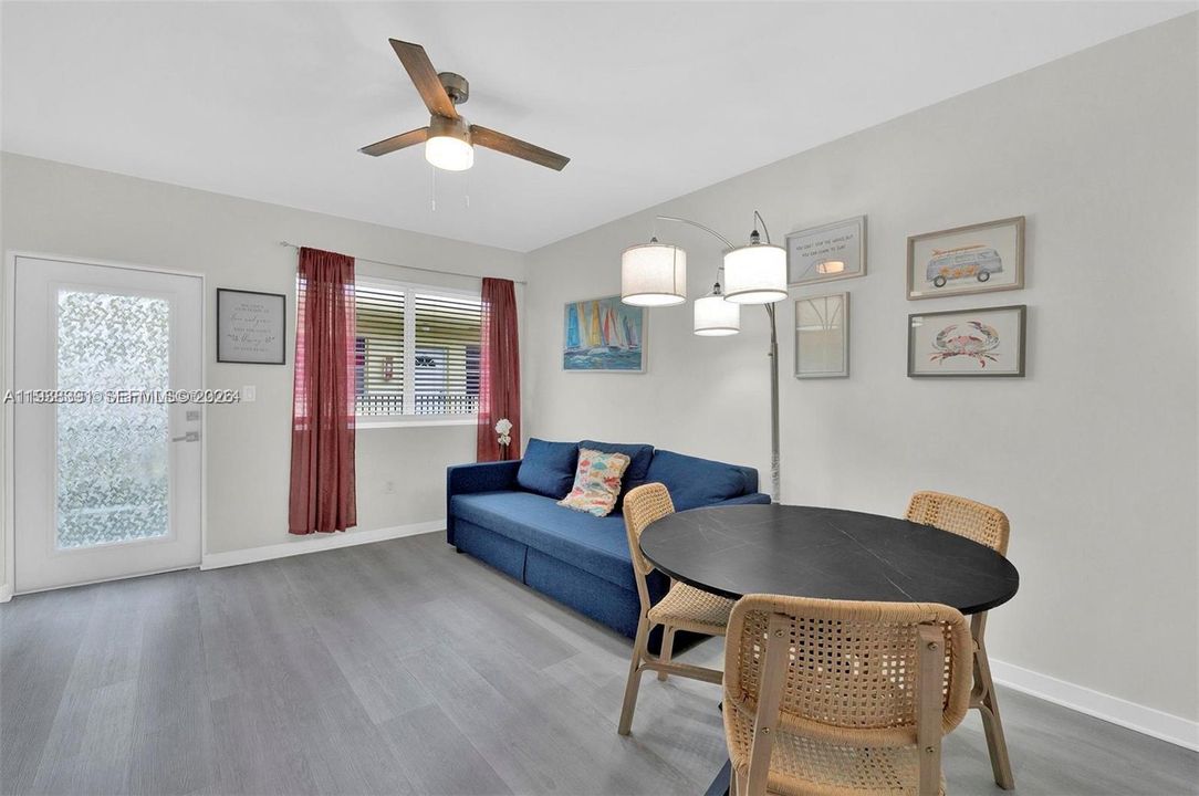 For Rent: $2,000 (1 beds, 1 baths, 429 Square Feet)