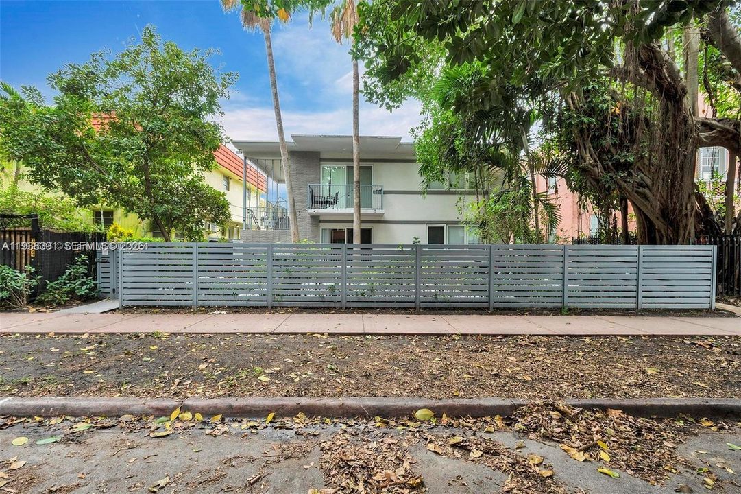 For Rent: $2,000 (1 beds, 1 baths, 429 Square Feet)