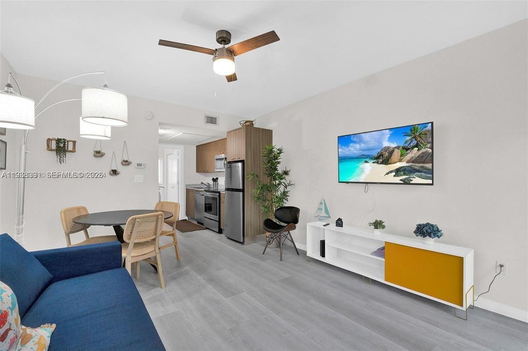 For Rent: $2,000 (1 beds, 1 baths, 429 Square Feet)