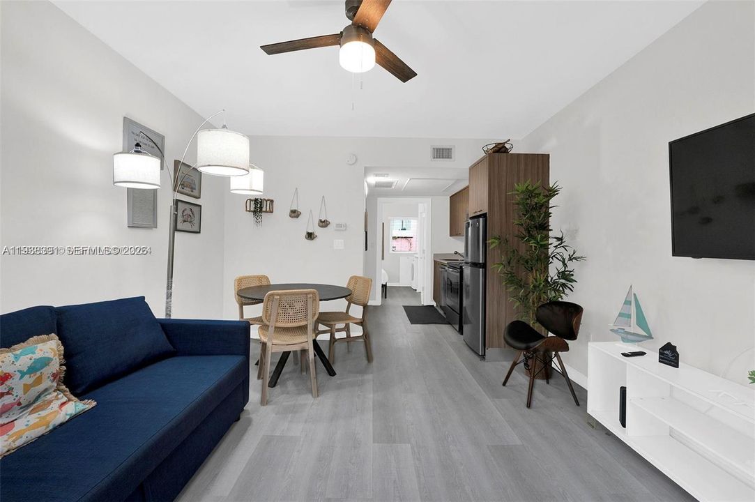 For Rent: $2,000 (1 beds, 1 baths, 429 Square Feet)