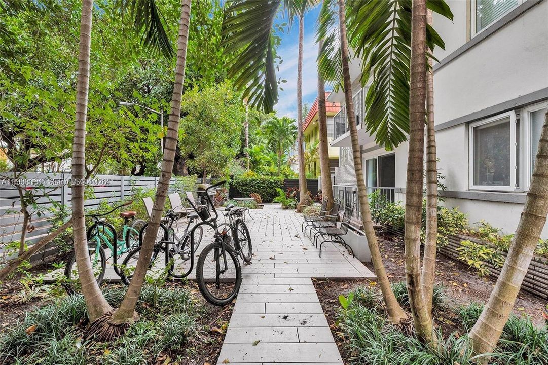 For Rent: $2,000 (1 beds, 1 baths, 429 Square Feet)