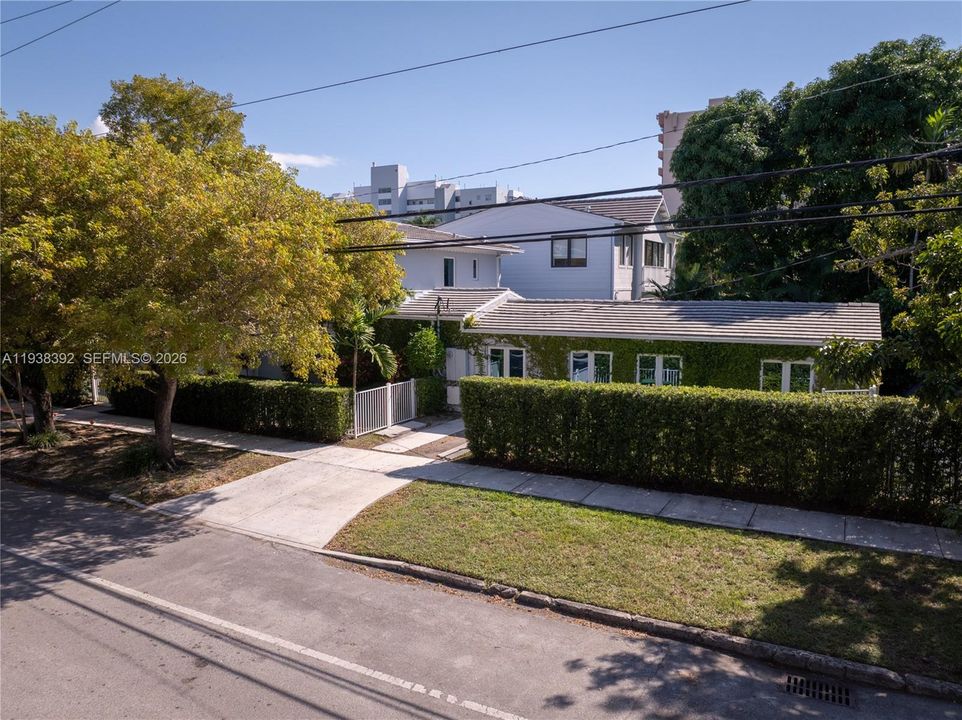 На продажу: $2,100,000 (4 спален, 3 ванн, 3049 Квадратных фут)