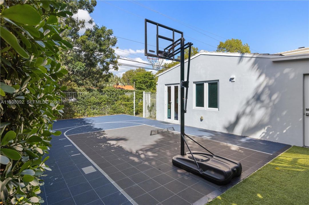 На продажу: $2,100,000 (4 спален, 3 ванн, 3049 Квадратных фут)