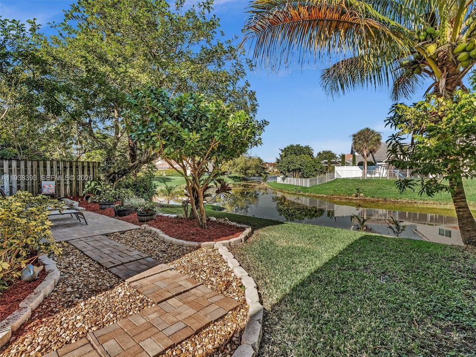 На продажу: $659,000 (4 спален, 3 ванн, 2110 Квадратных фут)