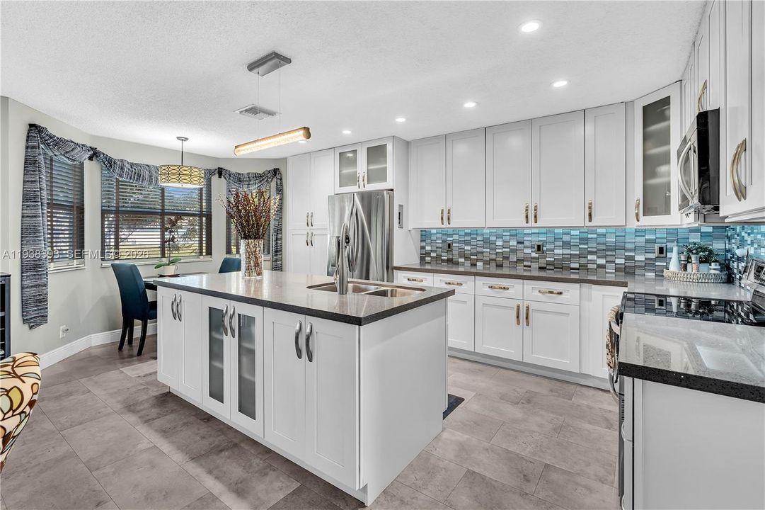 На продажу: $659,000 (4 спален, 3 ванн, 2110 Квадратных фут)