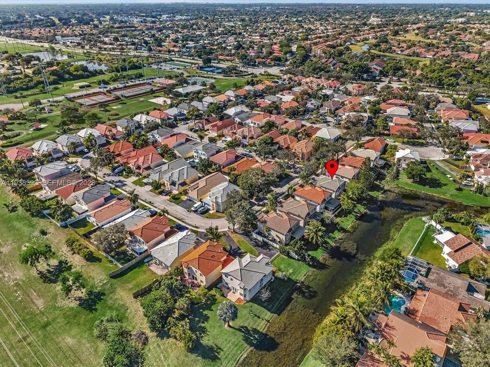 На продажу: $659,000 (4 спален, 3 ванн, 2110 Квадратных фут)