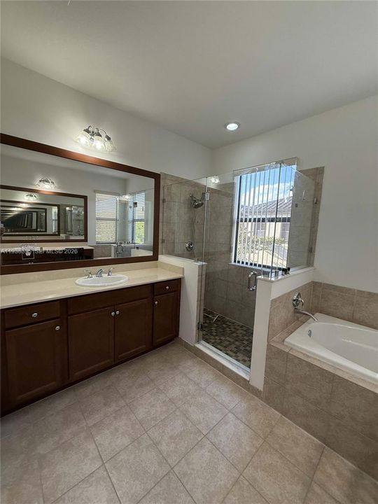 En Renta: $3,800 (5 camas, 3 baños, 2436 Pies cuadrados)