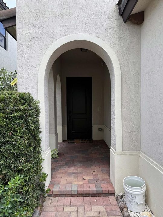 En Renta: $3,800 (5 camas, 3 baños, 2436 Pies cuadrados)