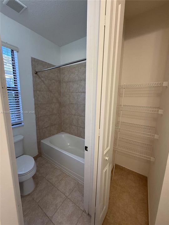 En Renta: $3,800 (5 camas, 3 baños, 2436 Pies cuadrados)