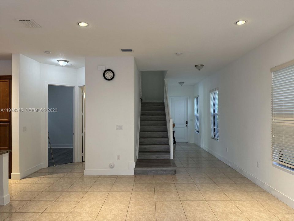 En Renta: $3,800 (5 camas, 3 baños, 2436 Pies cuadrados)