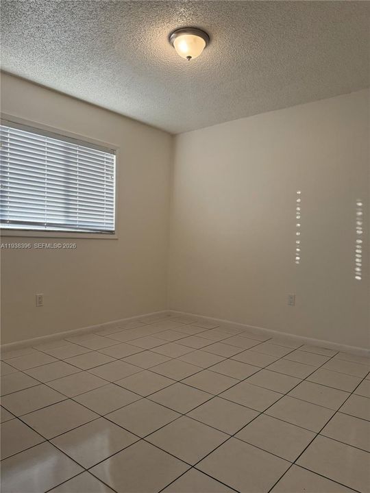 For Rent: $2,200 (2 beds, 2 baths, 870 Square Feet)