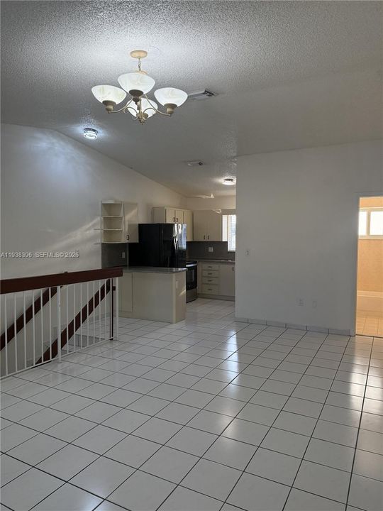 For Rent: $2,200 (2 beds, 2 baths, 870 Square Feet)