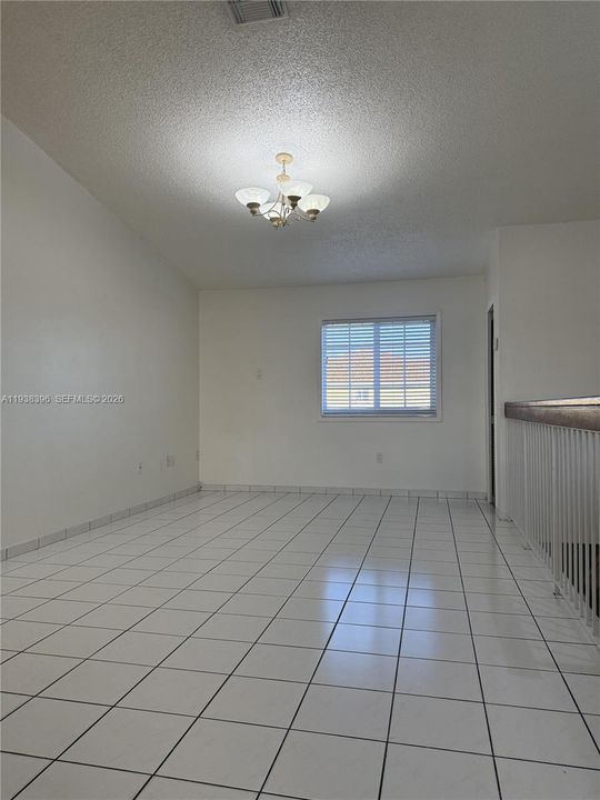 For Rent: $2,200 (2 beds, 2 baths, 870 Square Feet)