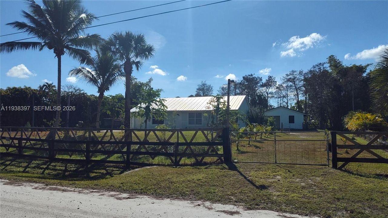 For Sale: $616,000 (3 beds, 2 baths, 1247 Square Feet)