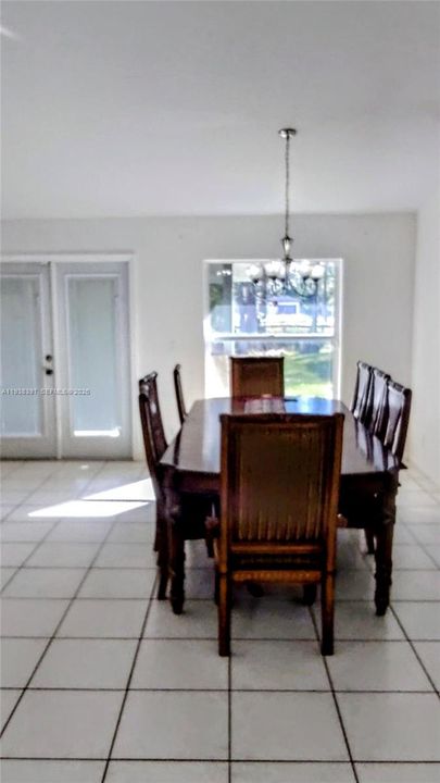 For Sale: $616,000 (3 beds, 2 baths, 1247 Square Feet)