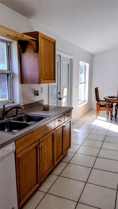 For Sale: $616,000 (3 beds, 2 baths, 1247 Square Feet)