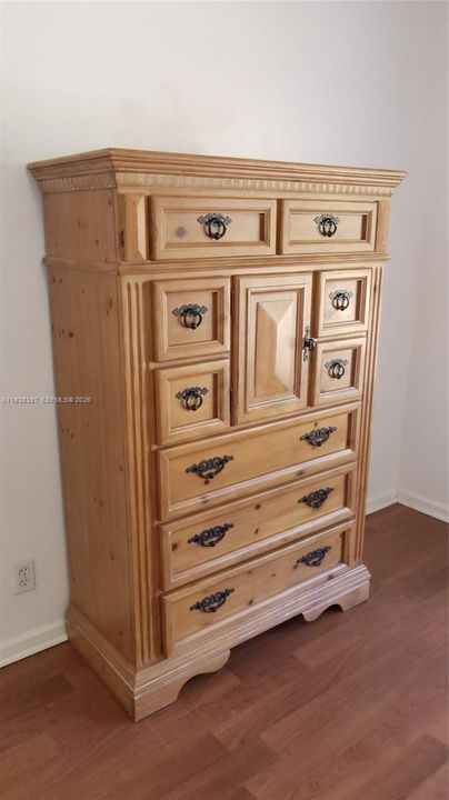 For Sale: $616,000 (3 beds, 2 baths, 1247 Square Feet)