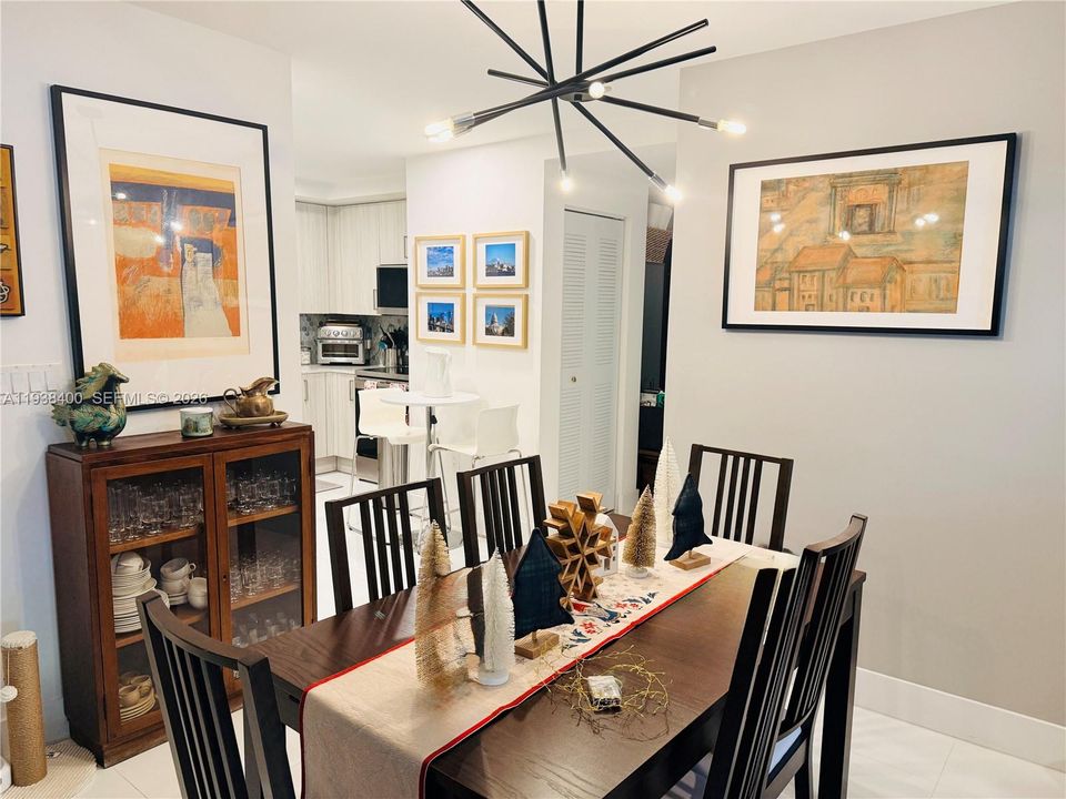 En Venta: $420,000 (2 camas, 2 baños, 1206 Pies cuadrados)