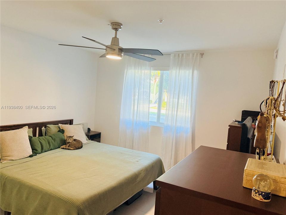 En Venta: $420,000 (2 camas, 2 baños, 1206 Pies cuadrados)