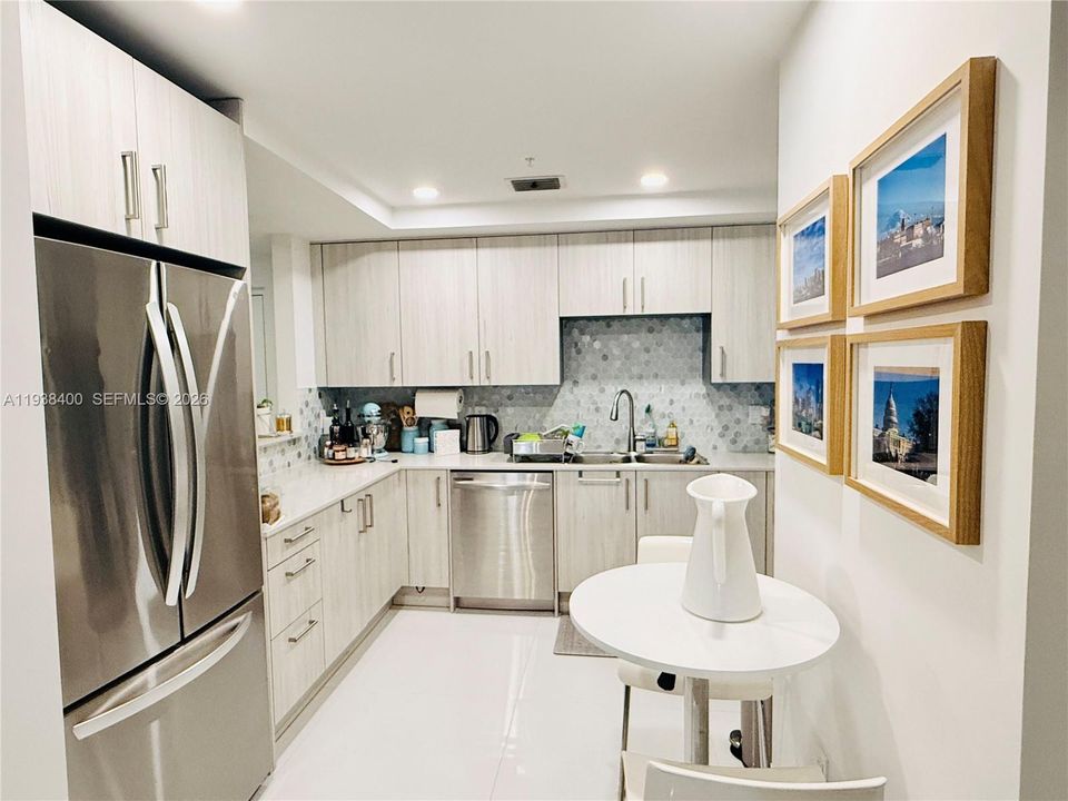 En Venta: $420,000 (2 camas, 2 baños, 1206 Pies cuadrados)