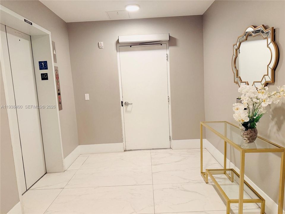 En Venta: $420,000 (2 camas, 2 baños, 1206 Pies cuadrados)