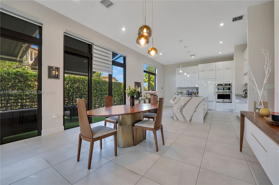 待售: $1,175,000 (3 贝兹, 3 浴室, 2182 平方英尺)