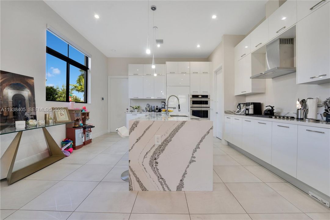 待售: $1,175,000 (3 贝兹, 3 浴室, 2182 平方英尺)