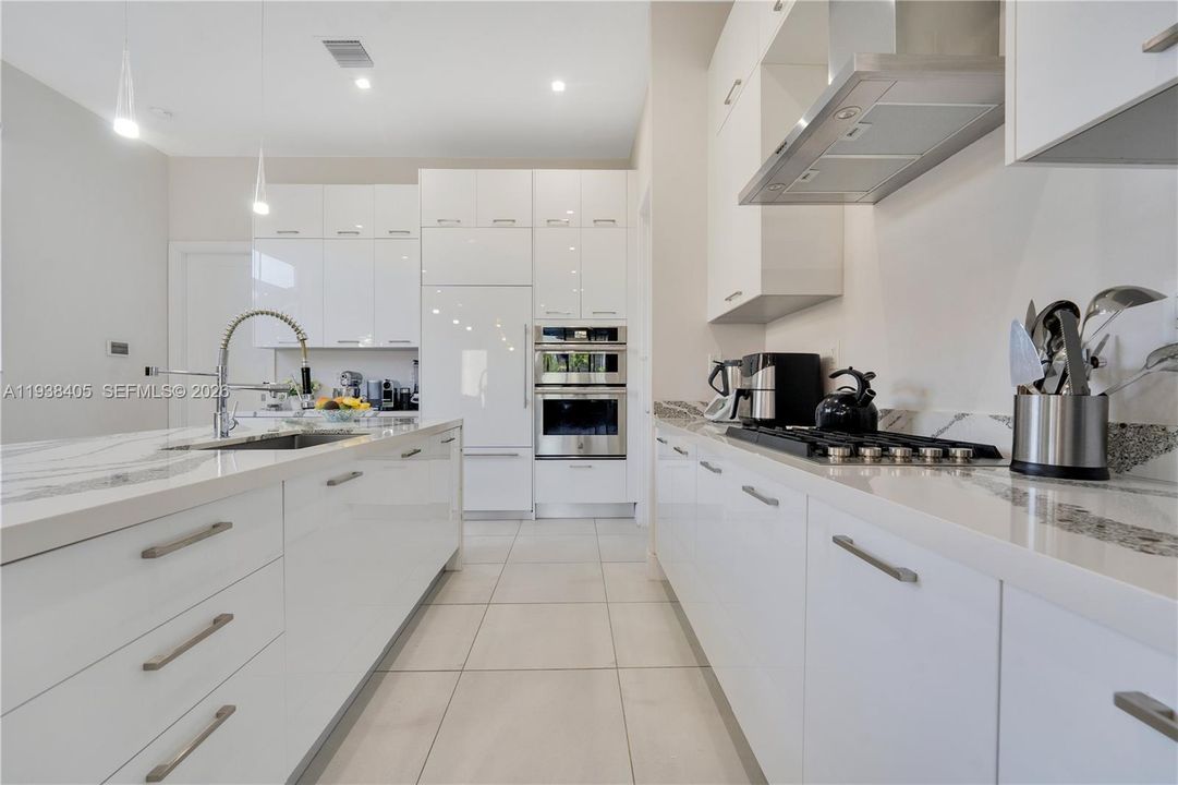 待售: $1,175,000 (3 贝兹, 3 浴室, 2182 平方英尺)