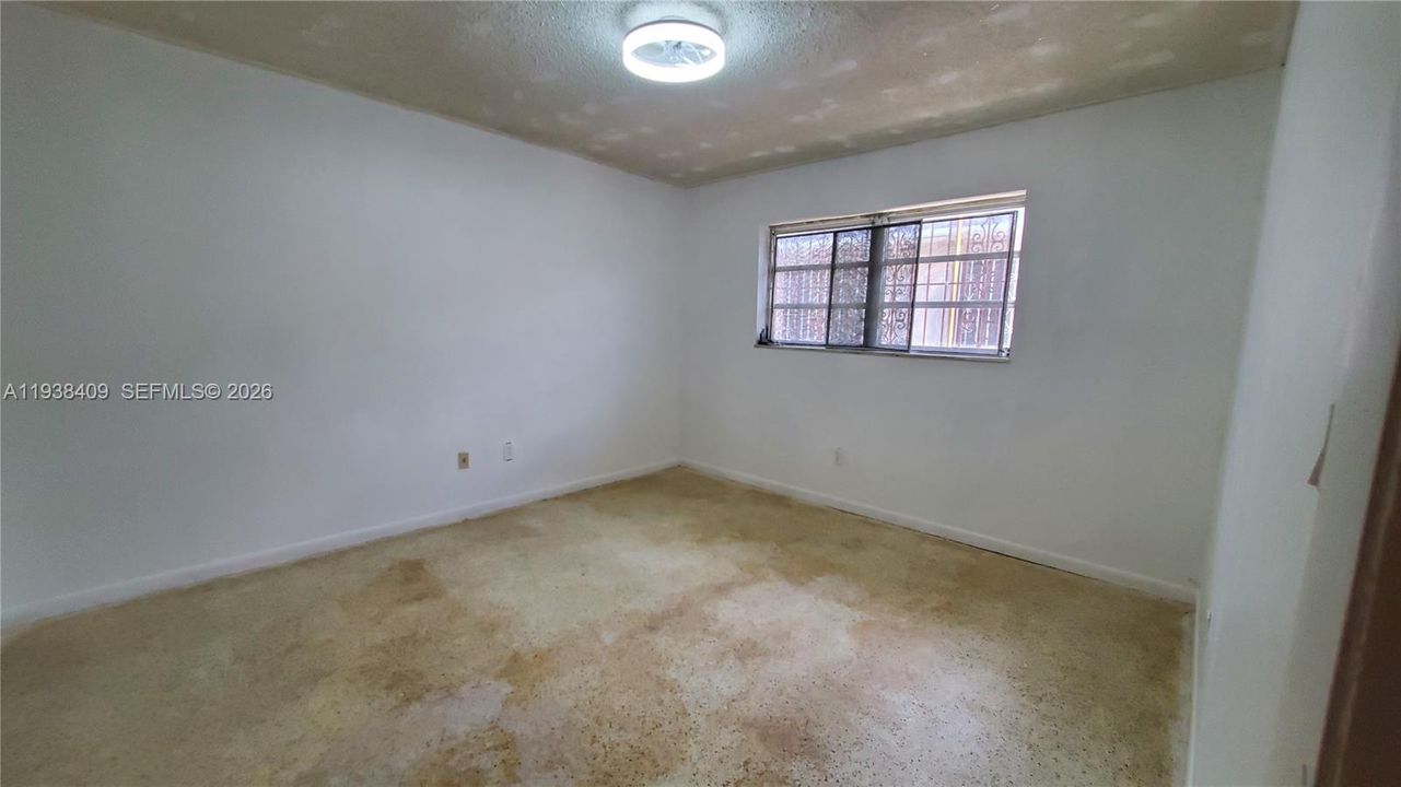 For Sale: $579,000 (3 beds, 1 baths, 1285 Square Feet)