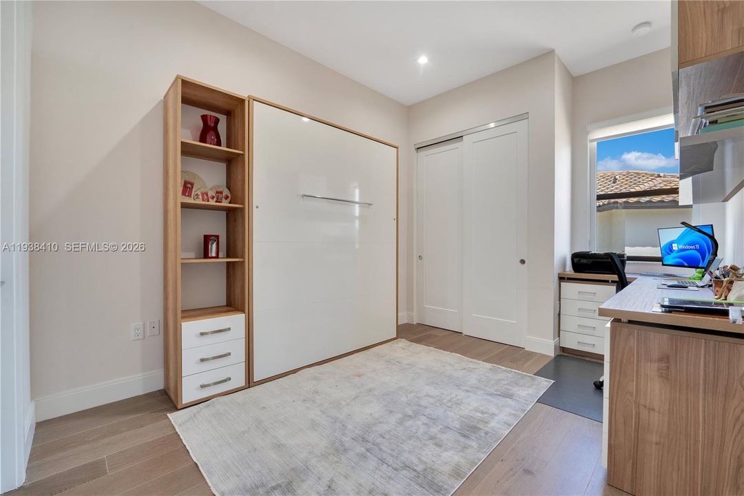 出租: $6,350 (3 贝兹, 3 浴室, 2182 平方英尺)