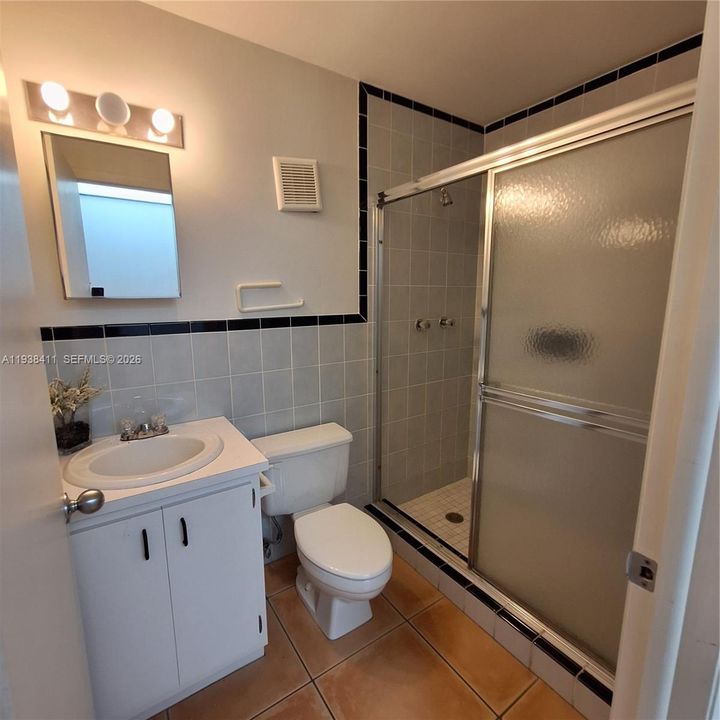 出租: $3,200 (0 贝兹, 0 浴室, 0 平方英尺)