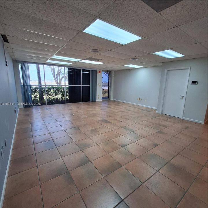 出租: $3,200 (0 贝兹, 0 浴室, 0 平方英尺)