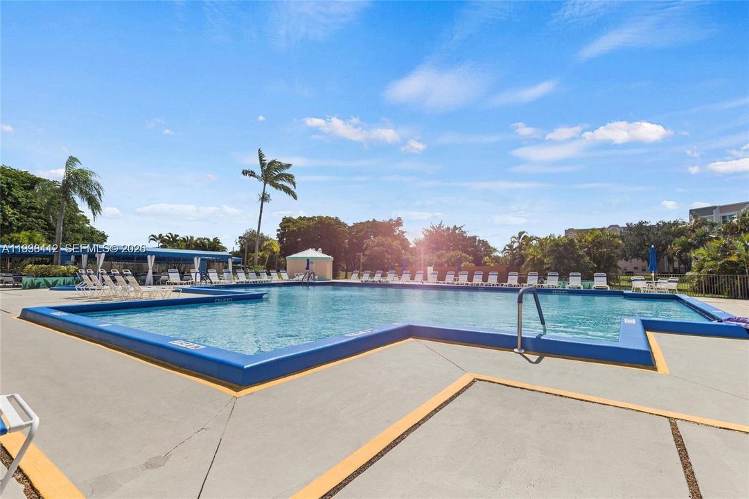 На продажу: $149,900 (2 спален, 2 ванн, 810 Квадратных фут)