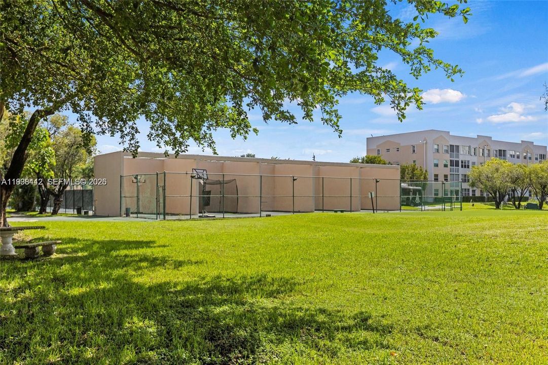 На продажу: $149,900 (2 спален, 2 ванн, 810 Квадратных фут)