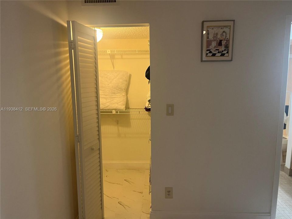 На продажу: $149,900 (2 спален, 2 ванн, 810 Квадратных фут)