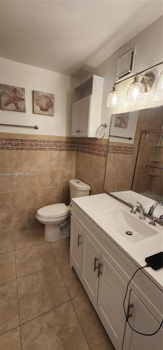 出租: $2,700 (2 贝兹, 1 浴室, 803 平方英尺)