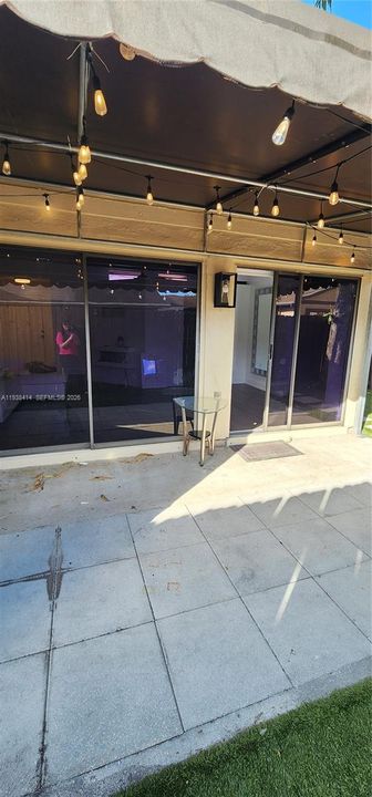 出租: $2,700 (2 贝兹, 1 浴室, 803 平方英尺)