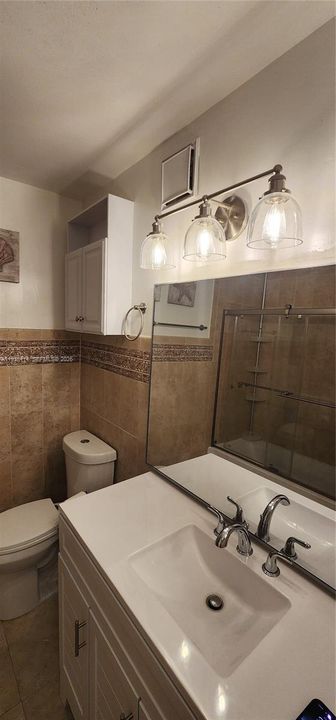 出租: $2,700 (2 贝兹, 1 浴室, 803 平方英尺)