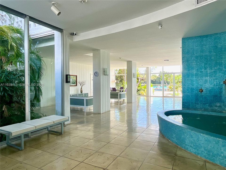 For Sale: $485,000 (2 beds, 2 baths, 1118 Square Feet)