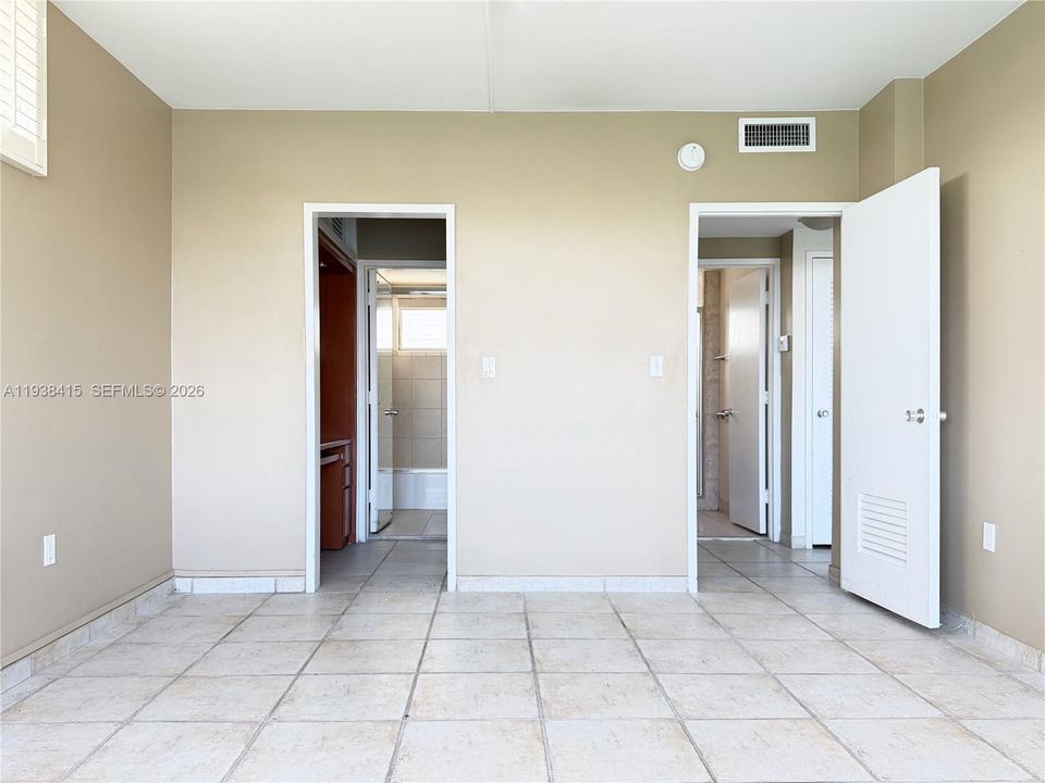 For Sale: $485,000 (2 beds, 2 baths, 1118 Square Feet)
