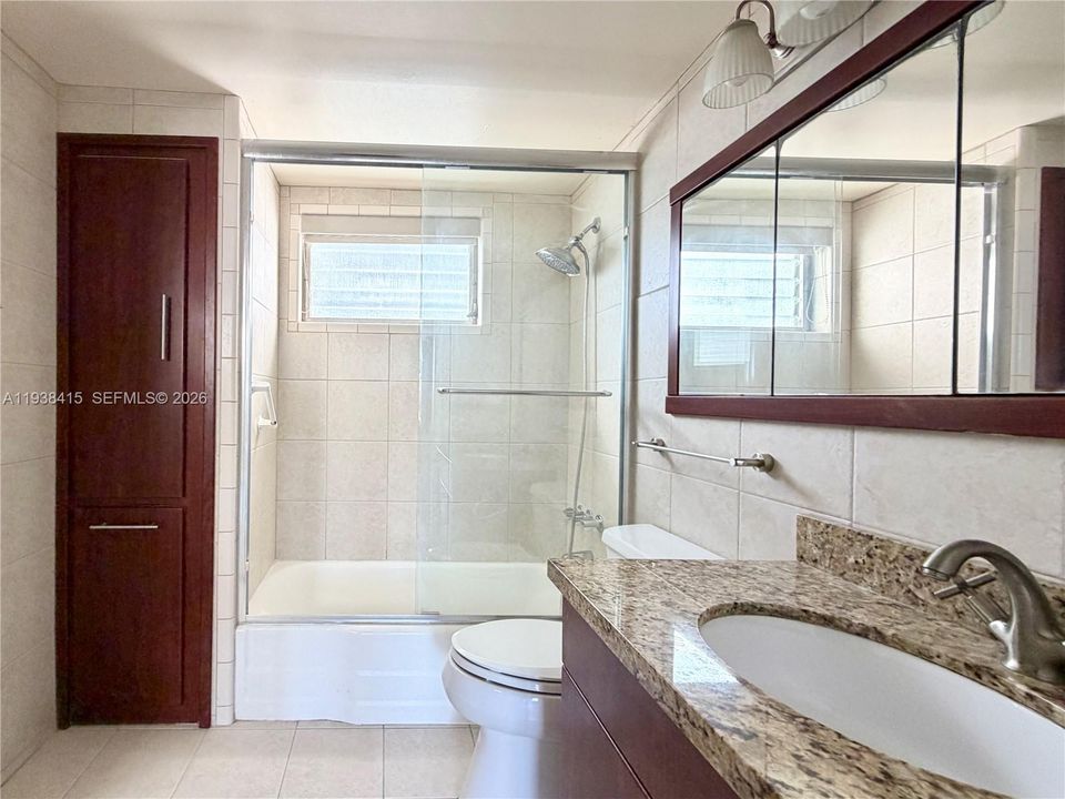 For Sale: $485,000 (2 beds, 2 baths, 1118 Square Feet)