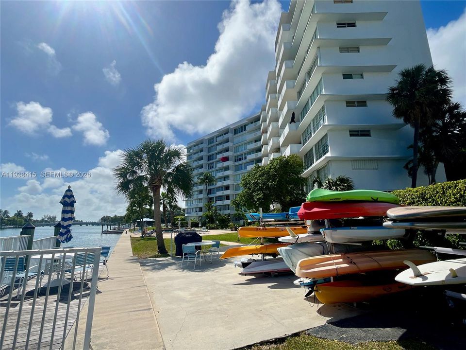 For Sale: $485,000 (2 beds, 2 baths, 1118 Square Feet)