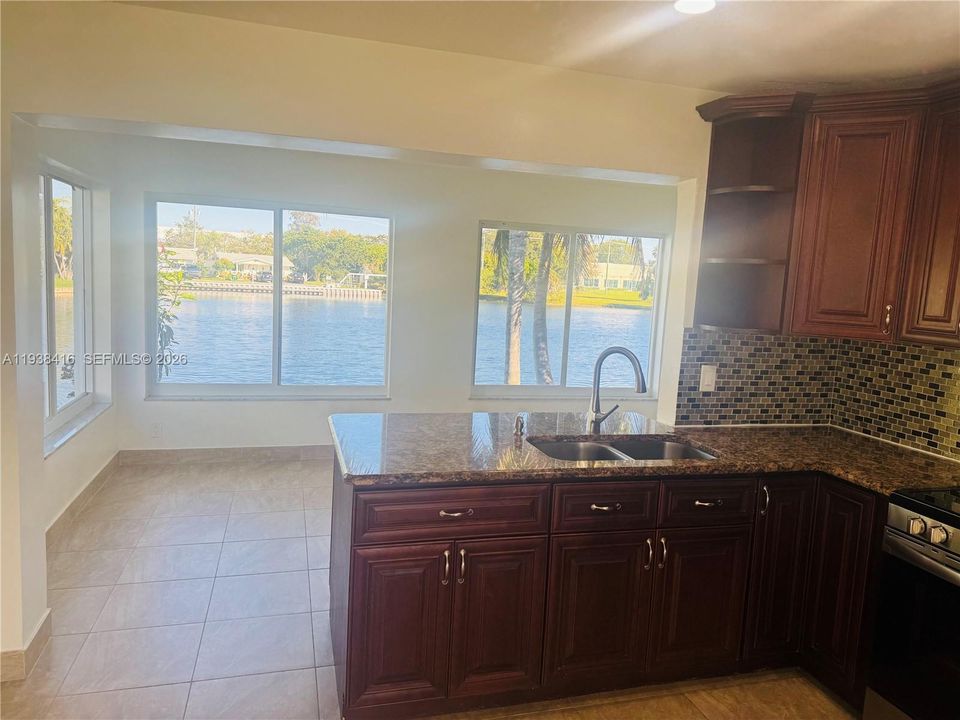 В аренду: $2,525 (2 спален, 2 ванн, 1028 Квадратных фут)