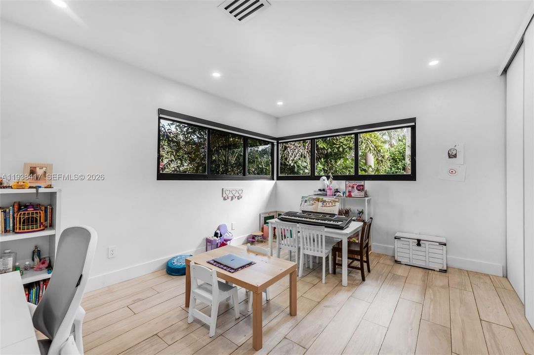 待售: $1,950,000 (5 贝兹, 4 浴室, 3269 平方英尺)