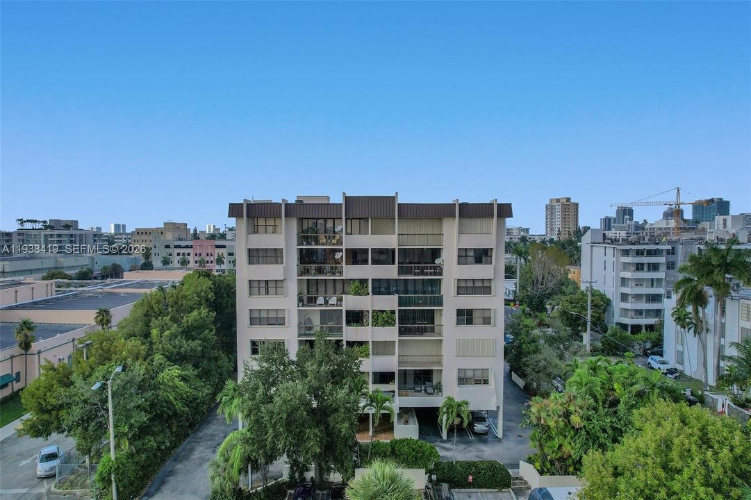 出租: $3,900 (2 贝兹, 2 浴室, 1600 平方英尺)